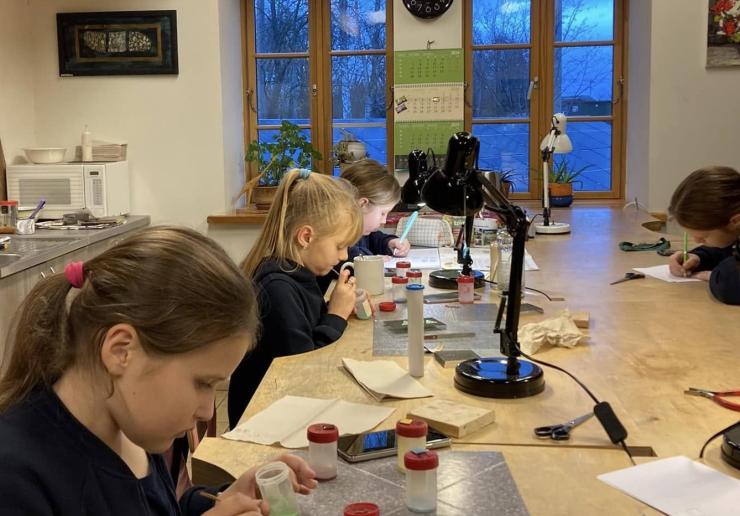 KVIEČIAME Į NEMOKAMĄ EMALIO BŪRELĮ 