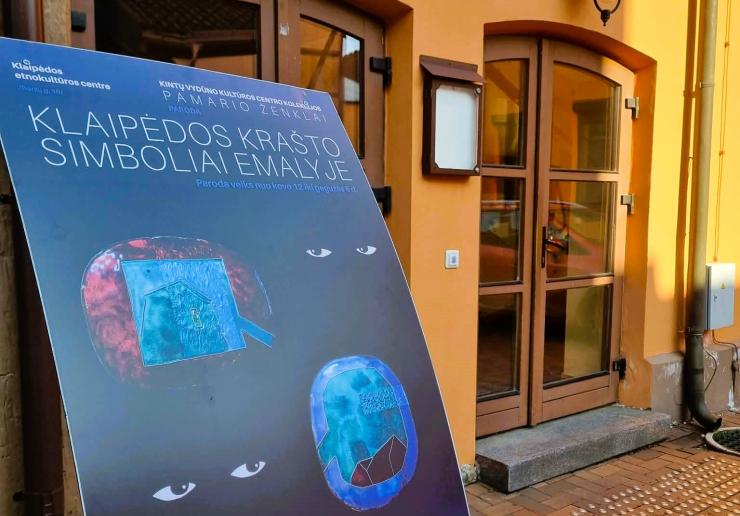 KINTŲ VYDŪNO KULTŪROS CENTRO EMALIO DARBŲ PARODA KLAIPĖDOJE