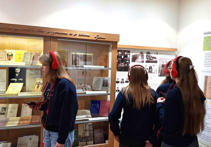 VYDŪNO MUZIEJŲ APLANKĖ ŠILUTĖS VYDŪNO GIMNAZIJOS MOKINIAI